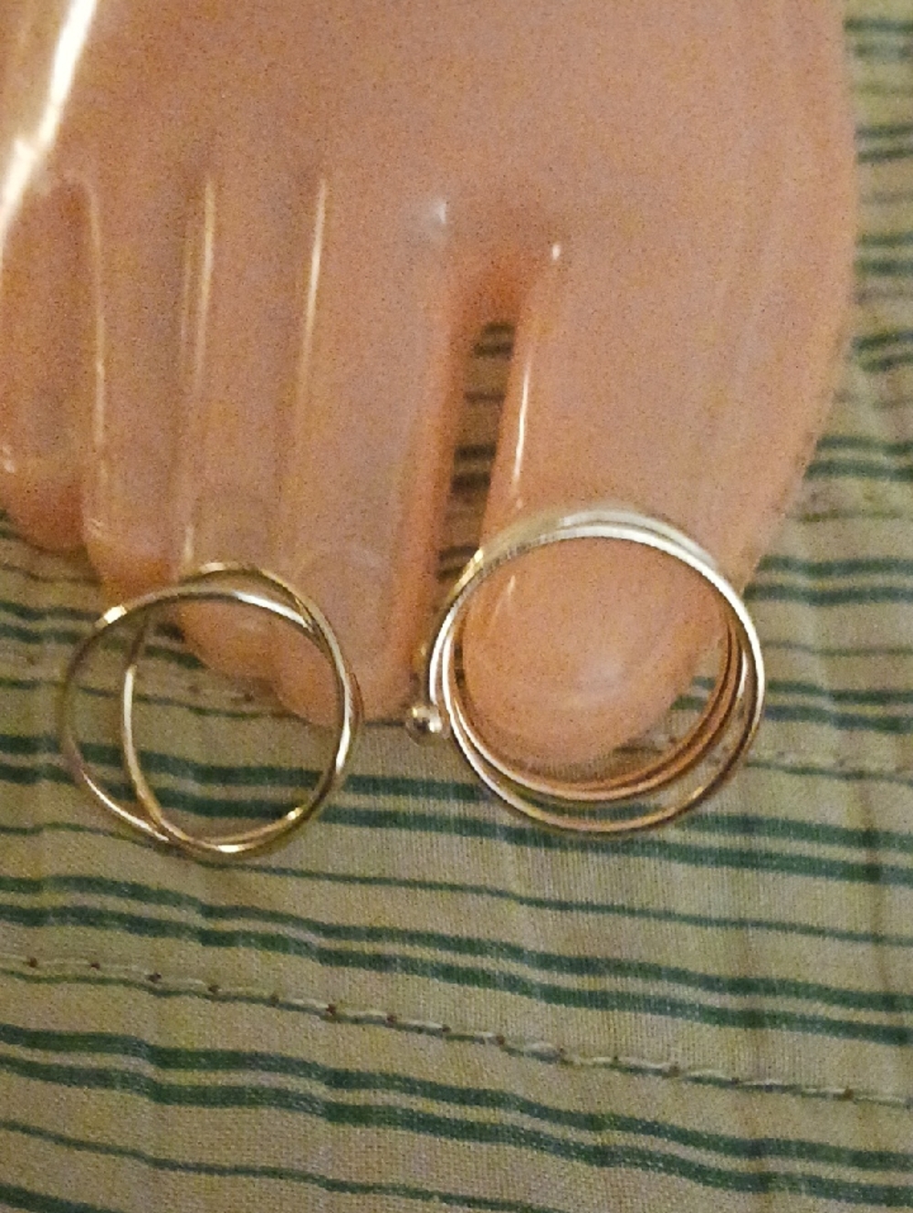 Minimalist Gold-Tone Circle Hoop Earrings